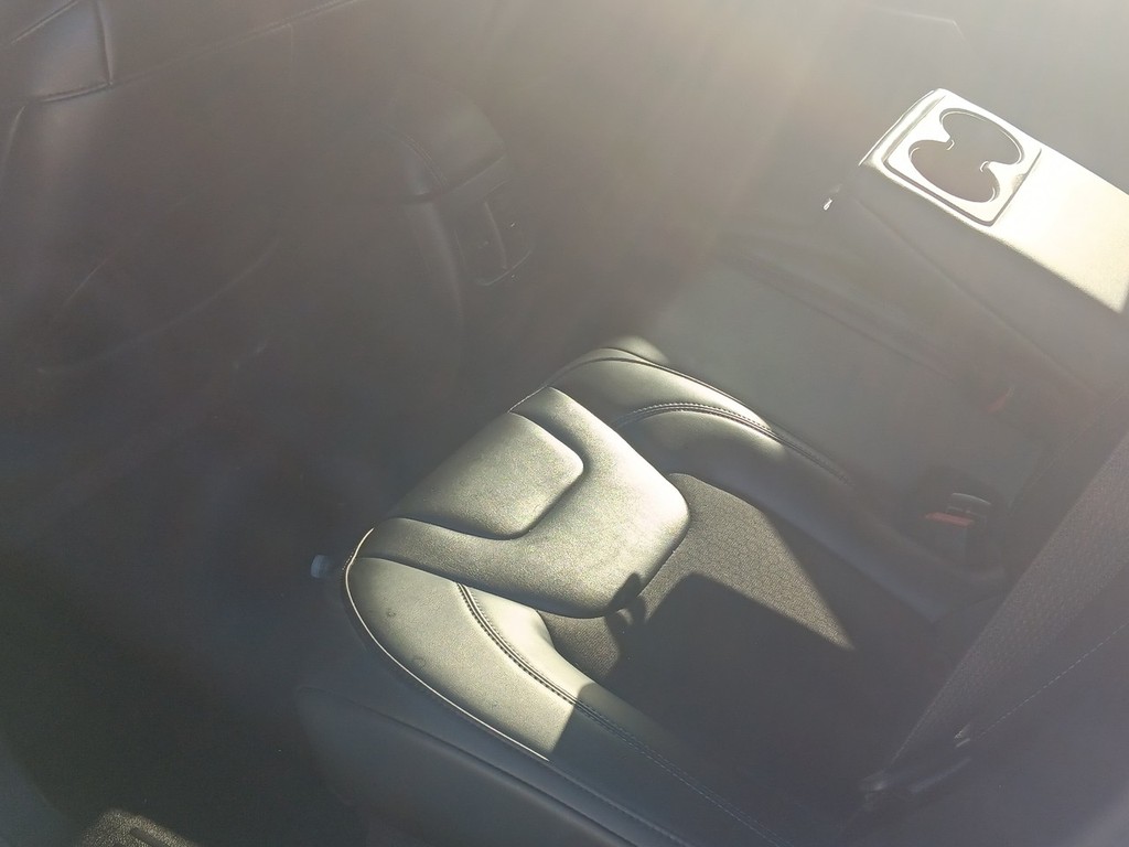Jeep Cherokee Vehicle Full-screen Gallery Image 17