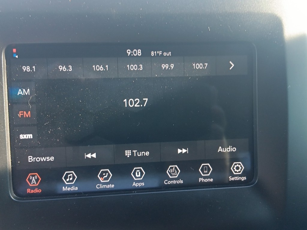 Jeep Cherokee Vehicle Full-screen Gallery Image 21