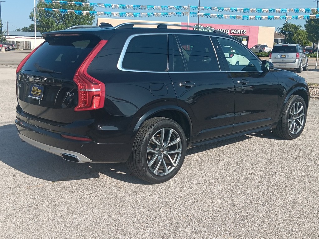 Volvo XC90 Vehicle Full-screen Gallery Image 3