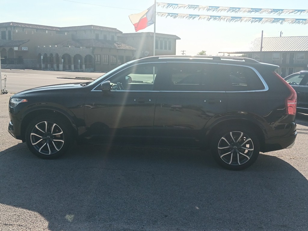 Volvo XC90 Vehicle Full-screen Gallery Image 6