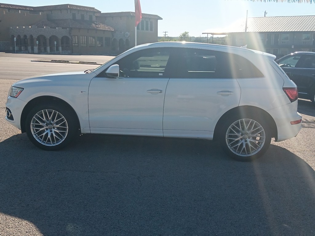 Audi Q5 Vehicle Full-screen Gallery Image 06