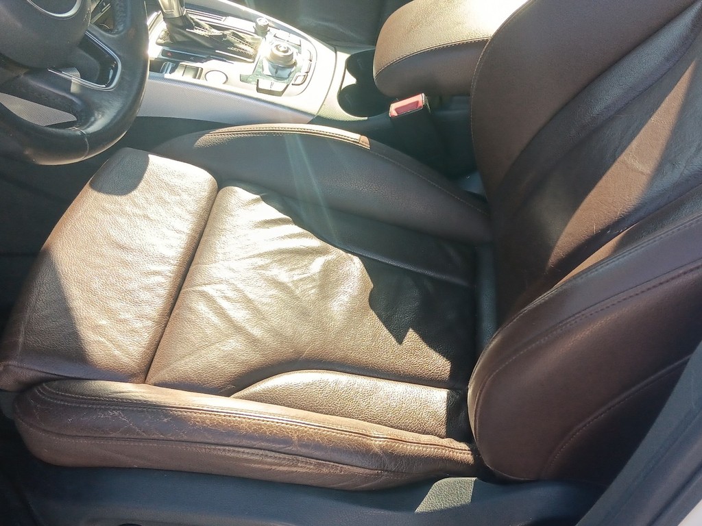 Audi Q5 Vehicle Full-screen Gallery Image 16
