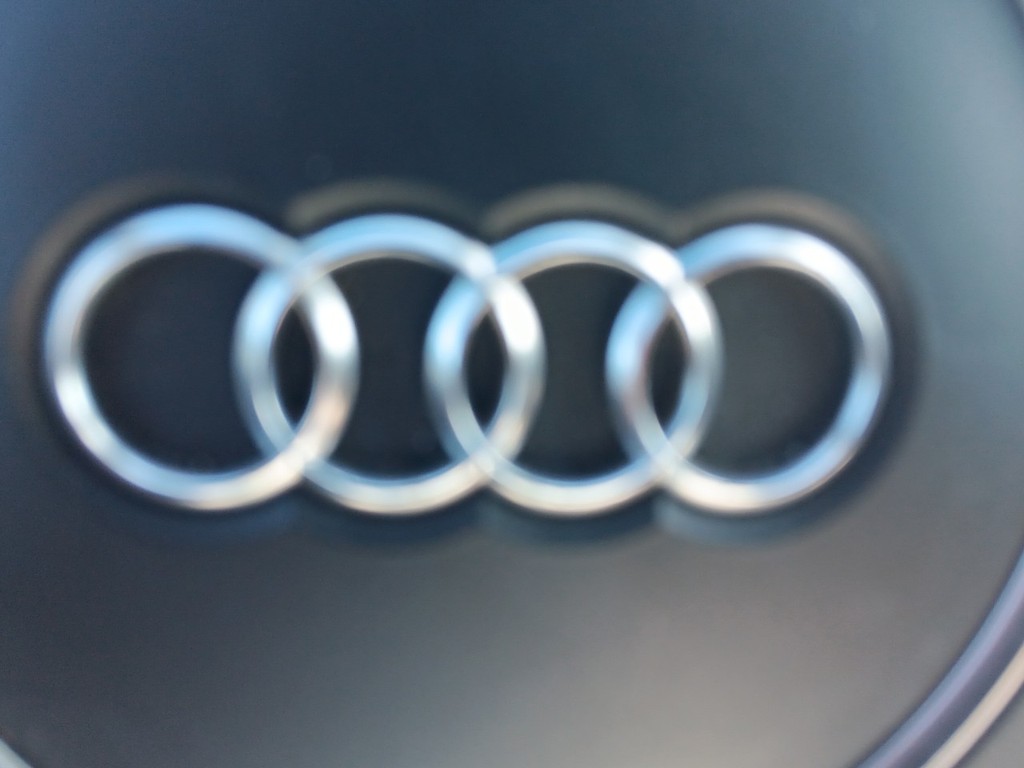 Audi Q5 Vehicle Full-screen Gallery Image 20