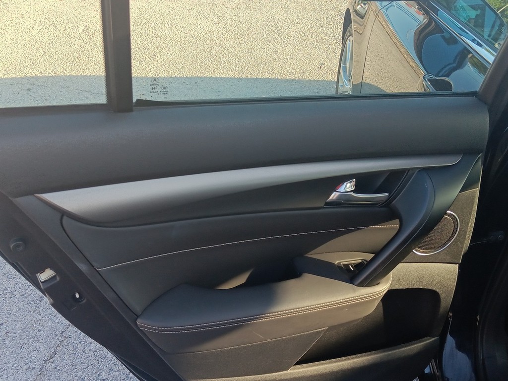 Acura TL Vehicle Full-screen Gallery Image 14