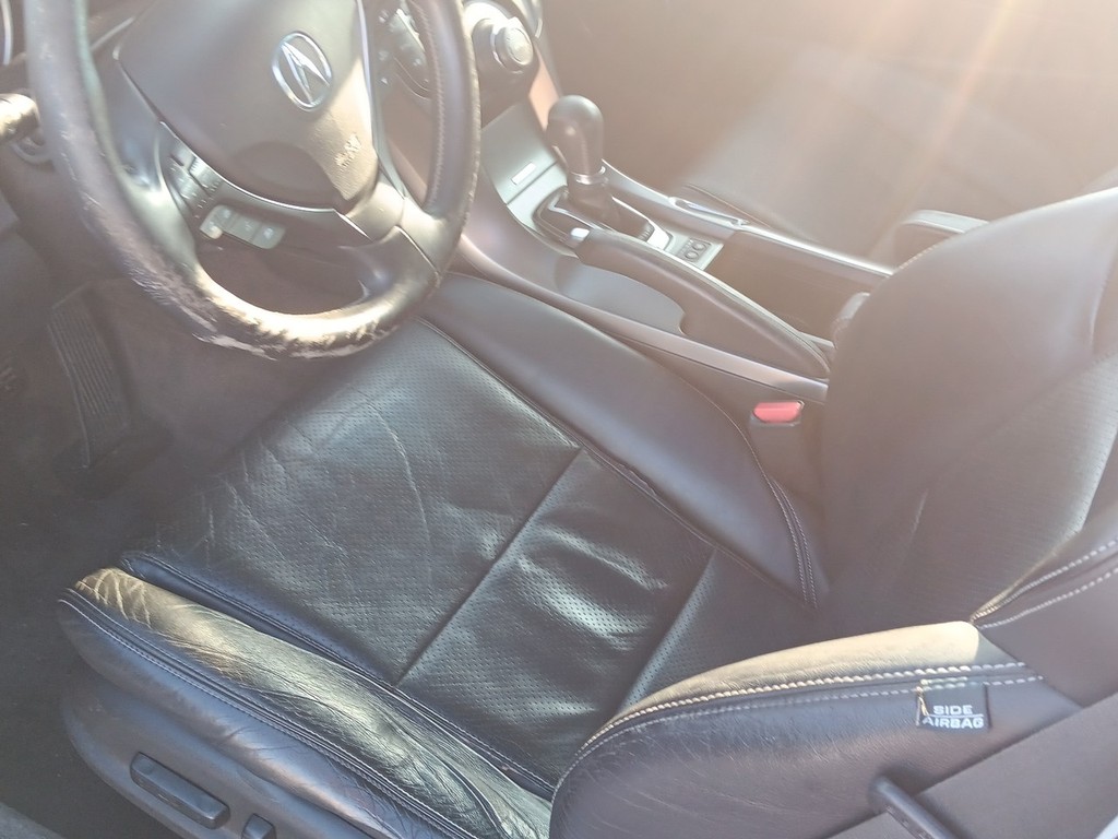 Acura TL Vehicle Full-screen Gallery Image 17