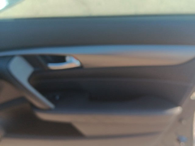 Acura TL Vehicle Full-screen Gallery Image 09