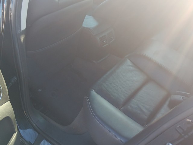 Acura TL Vehicle Full-screen Gallery Image 15