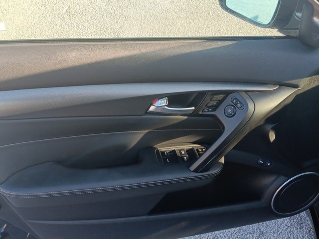 Acura TL Vehicle Full-screen Gallery Image 16