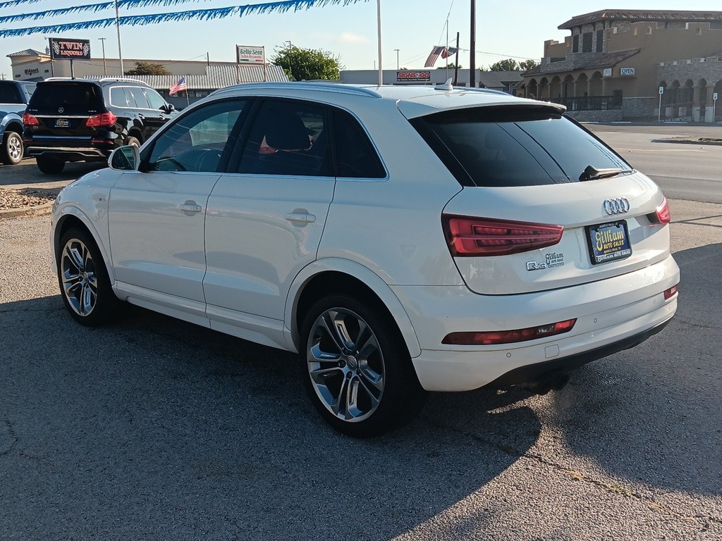 Audi Q3 Vehicle Full-screen Gallery Image 5