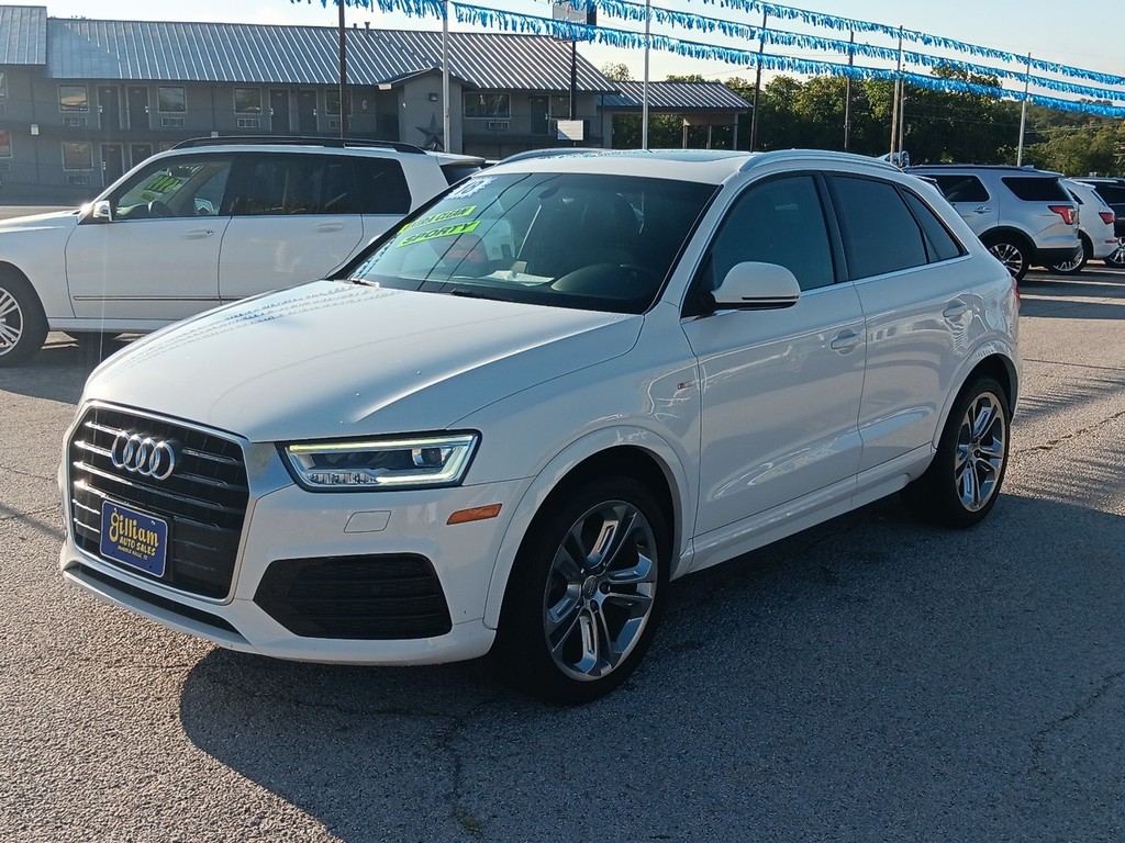 Audi Q3 Vehicle Full-screen Gallery Image 7