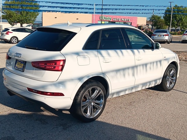 Audi Q3 Vehicle Full-screen Gallery Image 03