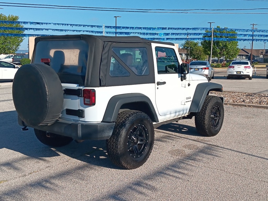 Jeep Wrangler Vehicle Full-screen Gallery Image 3