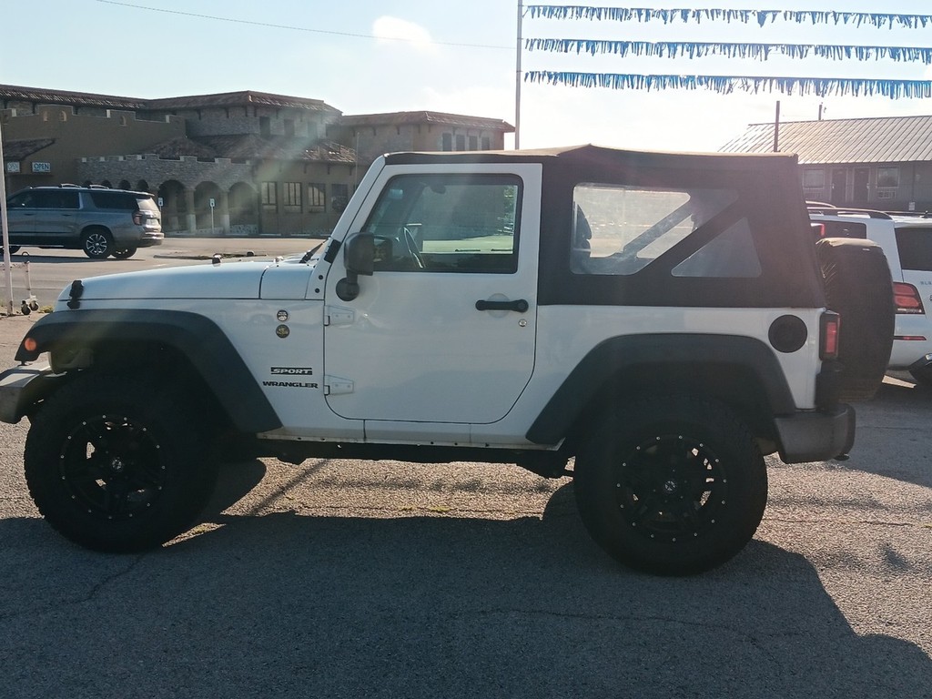 Jeep Wrangler Vehicle Full-screen Gallery Image 6