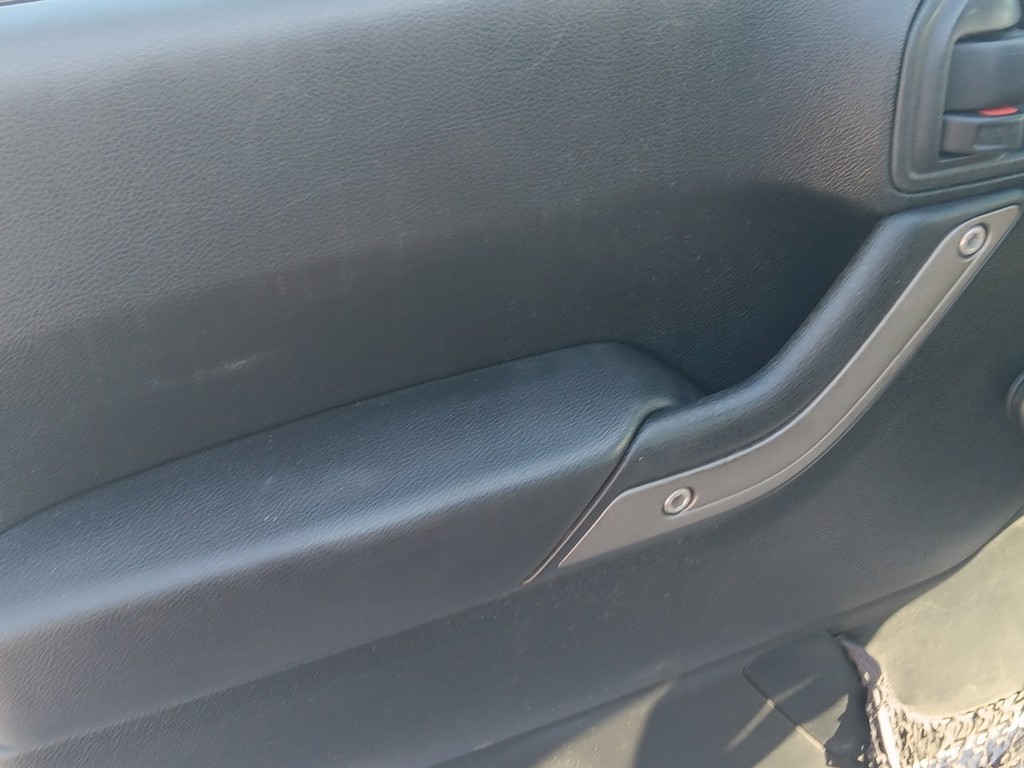 Jeep Wrangler Vehicle Full-screen Gallery Image 11