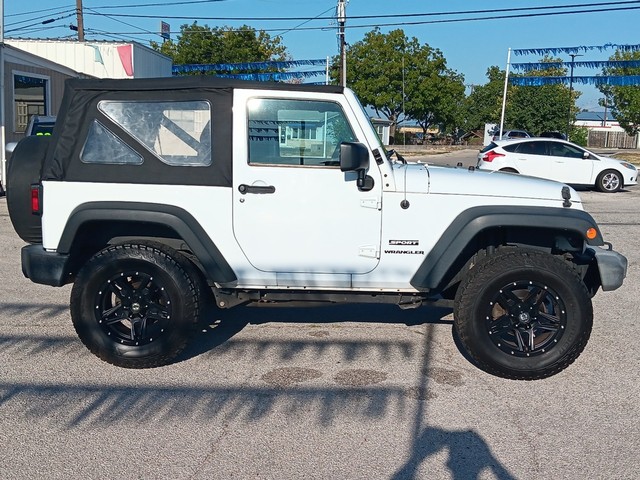 Jeep Wrangler Vehicle Full-screen Gallery Image 02