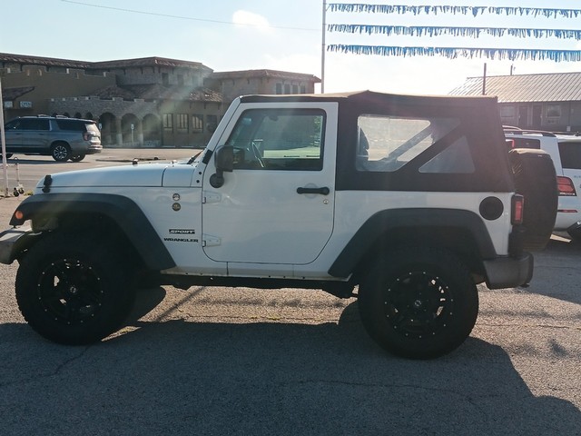 Jeep Wrangler Vehicle Full-screen Gallery Image 06