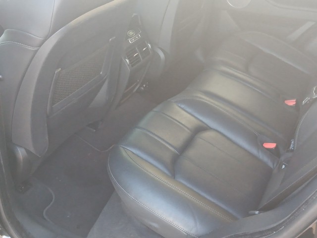 Land Rover Range Rover Evoque Vehicle Full-screen Gallery Image 15