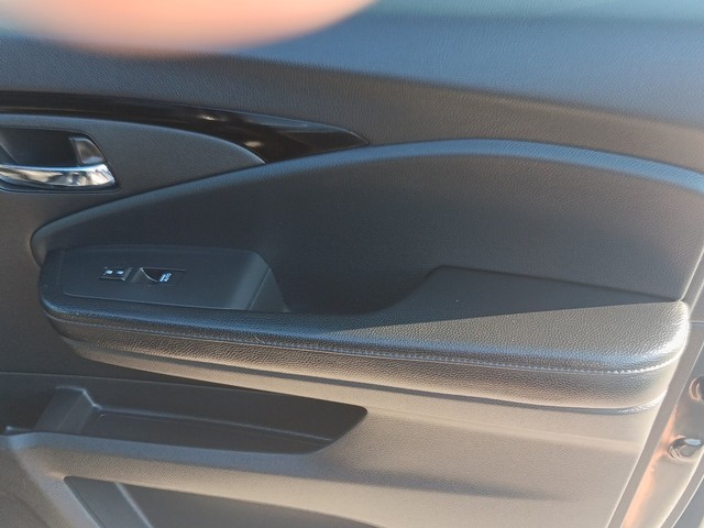 Honda Pilot Vehicle Full-screen Gallery Image 09