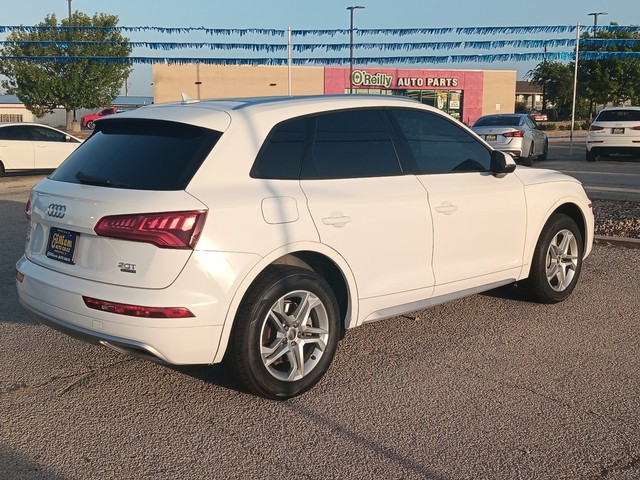 Audi Q5 Vehicle Full-screen Gallery Image 03