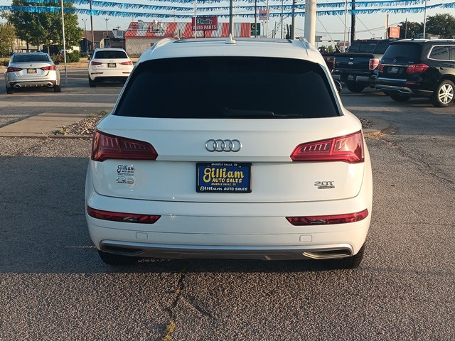 Audi Q5 Vehicle Full-screen Gallery Image 04