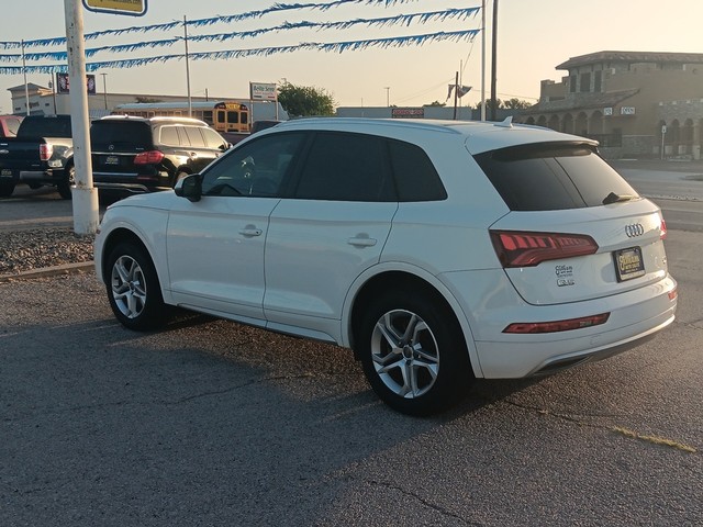 Audi Q5 Vehicle Full-screen Gallery Image 05