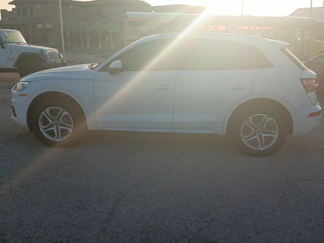 Audi Q5 Vehicle Full-screen Gallery Image 06
