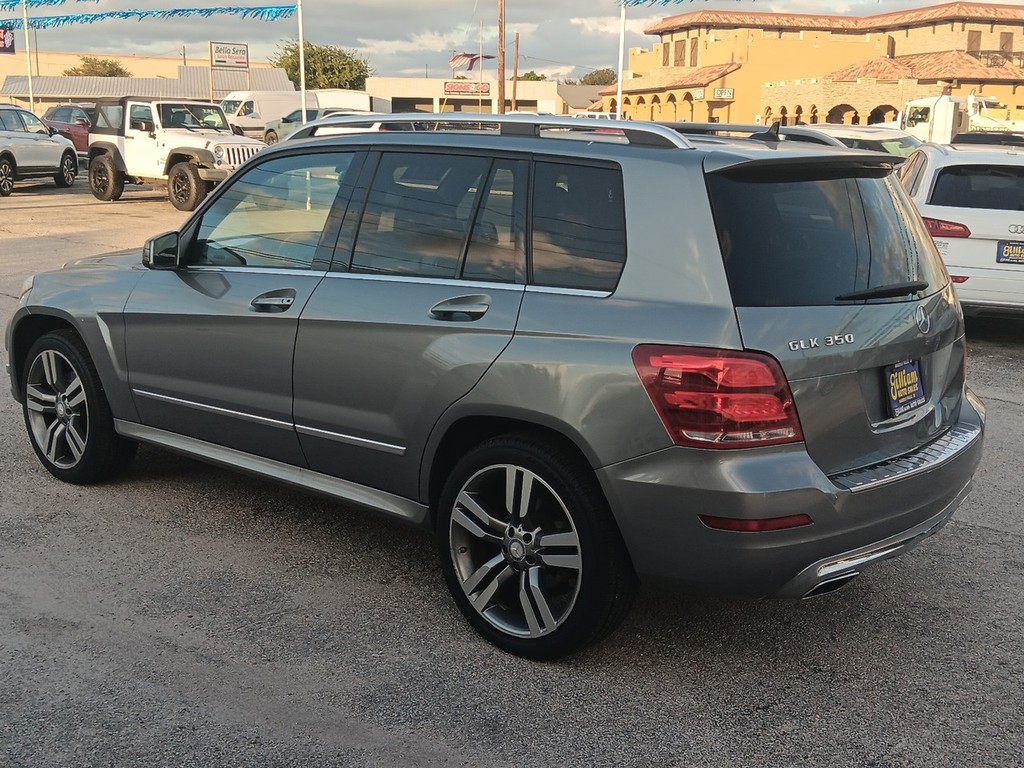 Mercedes-Benz M-Class Vehicle Full-screen Gallery Image 5