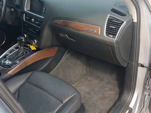 Audi Q5 Vehicle Full-screen Gallery Image 10