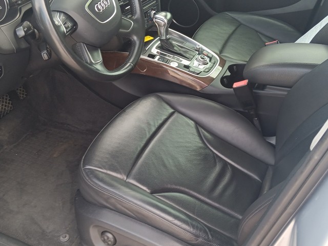 Audi Q5 Vehicle Full-screen Gallery Image 16