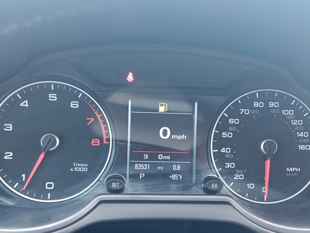 Audi Q5 Vehicle Full-screen Gallery Image 17