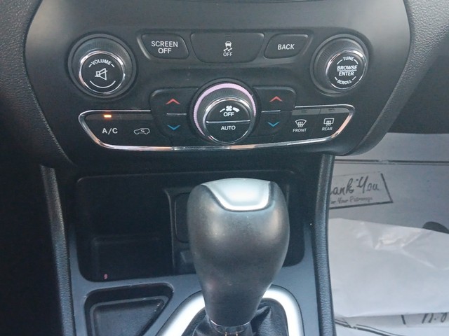 Jeep Cherokee Vehicle Full-screen Gallery Image 19