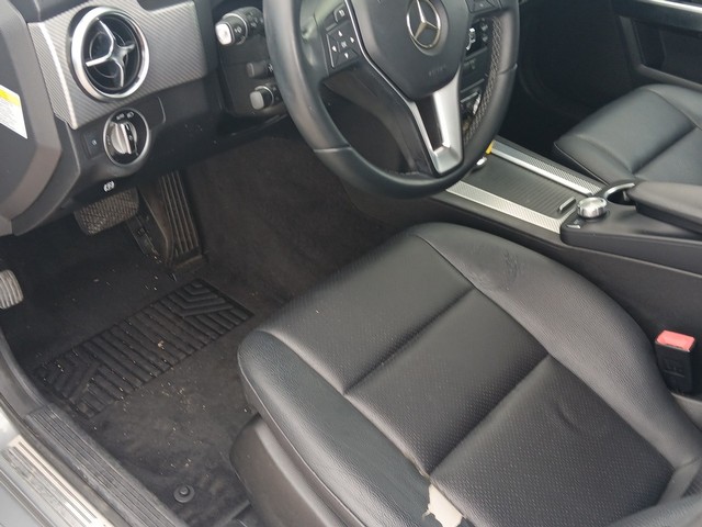 Mercedes-Benz GLK-Class Vehicle Full-screen Gallery Image 16