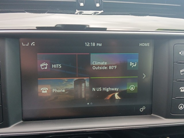 Jaguar F-Pace Vehicle Full-screen Gallery Image 18
