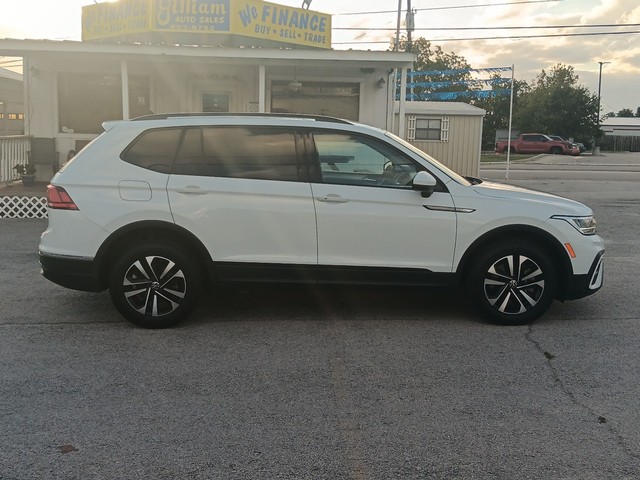 Volkswagen Tiguan Vehicle Full-screen Gallery Image 02