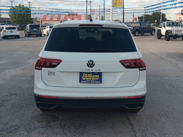 Volkswagen Tiguan Vehicle Full-screen Gallery Image 04