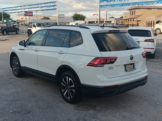 Volkswagen Tiguan Vehicle Full-screen Gallery Image 05
