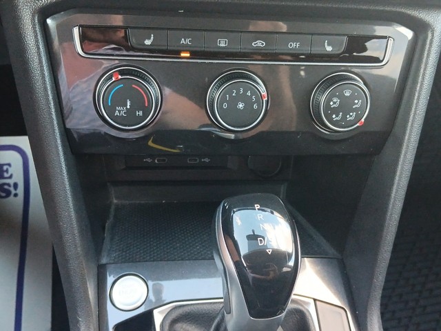 Volkswagen Tiguan Vehicle Full-screen Gallery Image 19