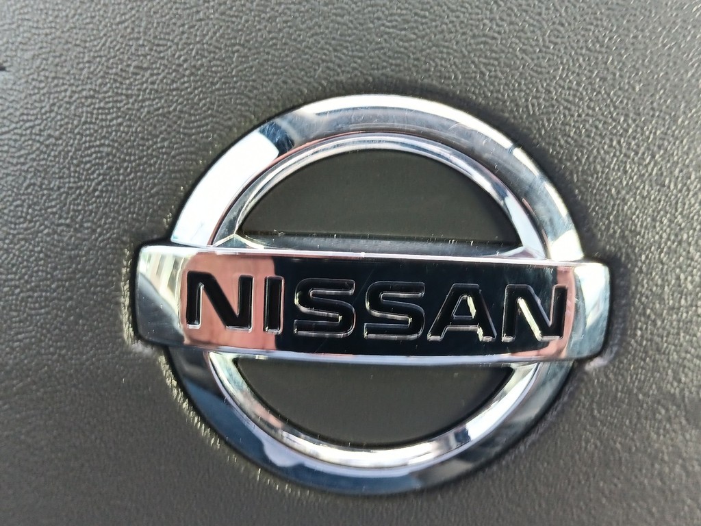 Nissan Frontier Vehicle Full-screen Gallery Image 20