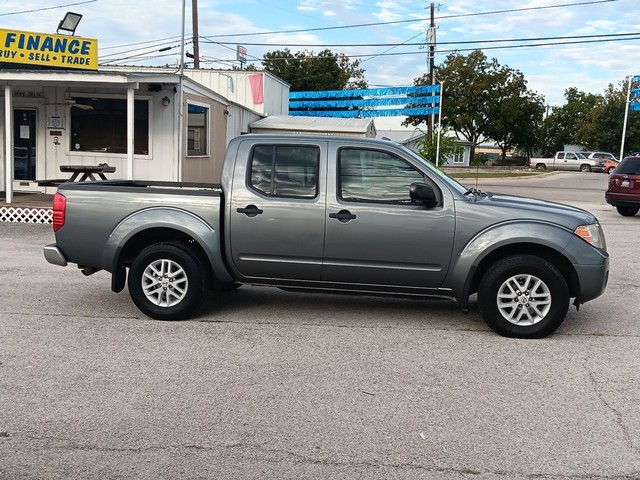 Nissan Frontier Vehicle Full-screen Gallery Image 02