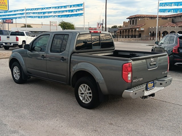 Nissan Frontier Vehicle Full-screen Gallery Image 05