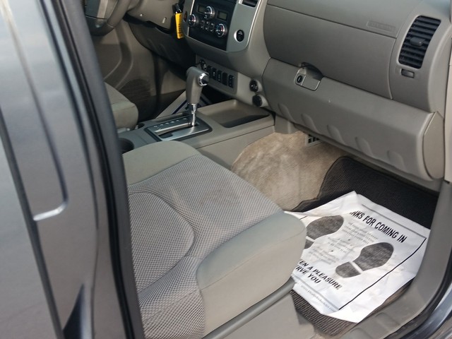 Nissan Frontier Vehicle Full-screen Gallery Image 10