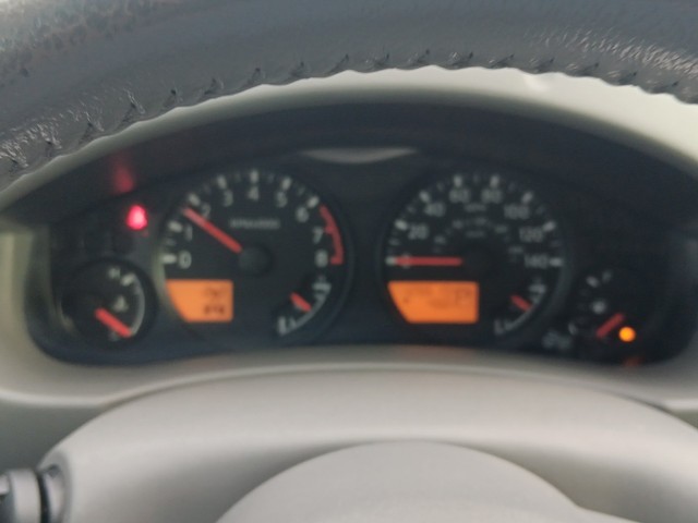 Nissan Frontier Vehicle Full-screen Gallery Image 17