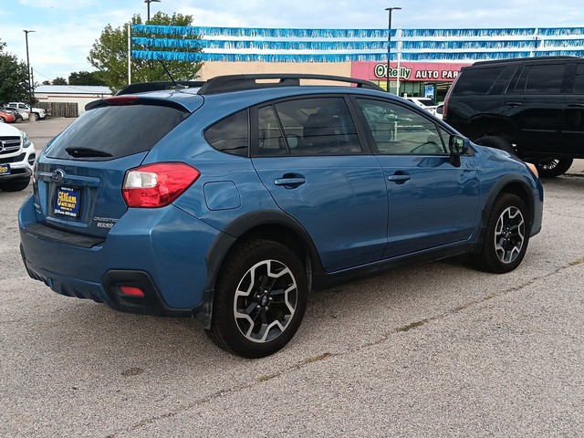 Subaru Crosstrek Vehicle Full-screen Gallery Image 03