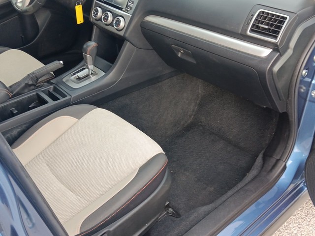 Subaru Crosstrek Vehicle Full-screen Gallery Image 10