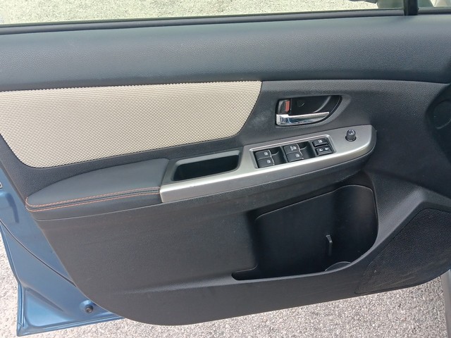 Subaru Crosstrek Vehicle Full-screen Gallery Image 15