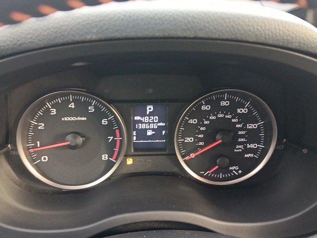 Subaru Crosstrek Vehicle Full-screen Gallery Image 17