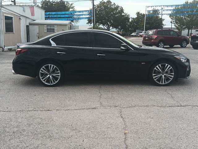 INFINITI Q50 Vehicle Full-screen Gallery Image 02