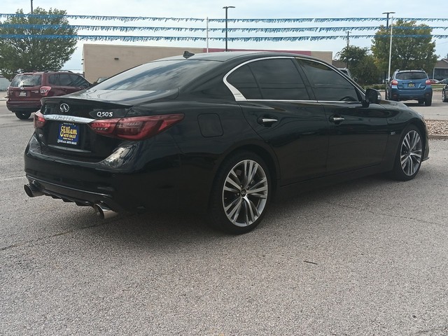 INFINITI Q50 Vehicle Full-screen Gallery Image 03