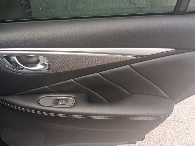 INFINITI Q50 Vehicle Full-screen Gallery Image 11