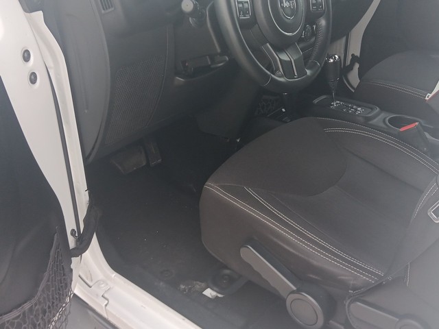 Jeep Wrangler Unlimited Vehicle Full-screen Gallery Image 17